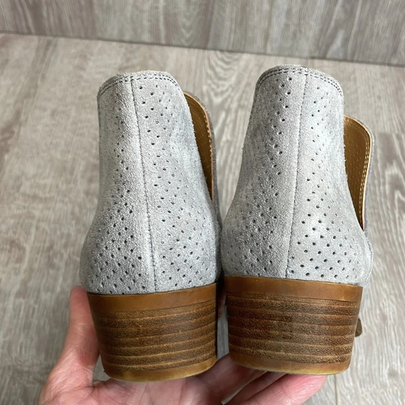 Lucky Brand Birtie Ankle Boots Perforated Suede Leather Gray Booties 6.5M - Picture 14 of 15